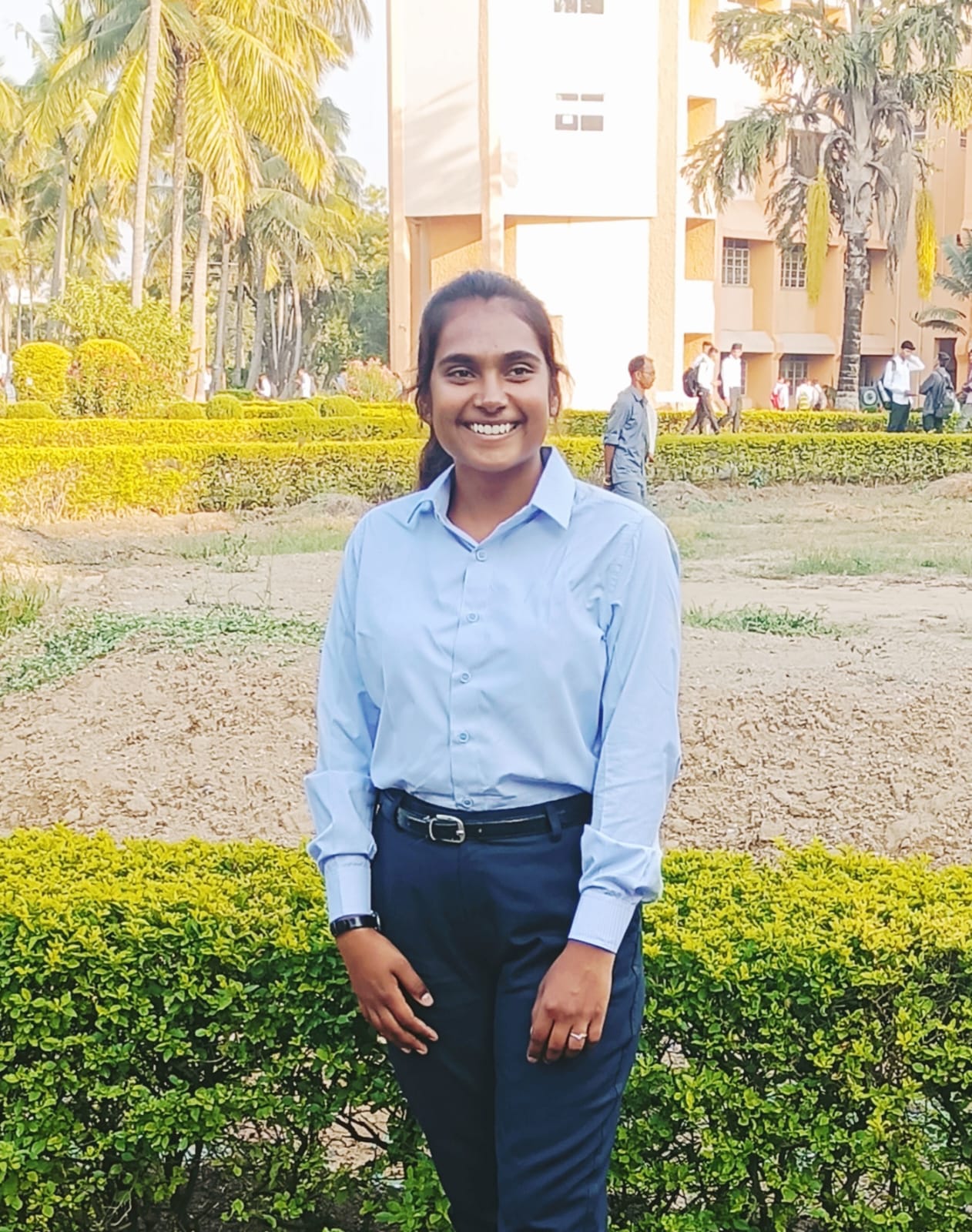 Akshada headshot